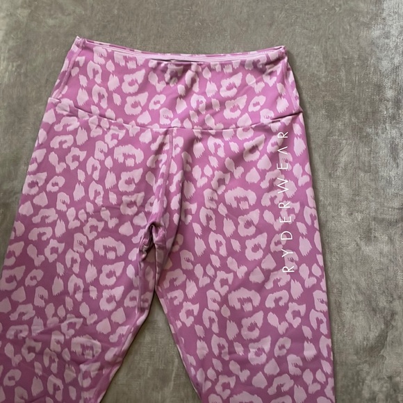 Ryderwear Pants - Ryderwear size L Scrunch Butt Leggings